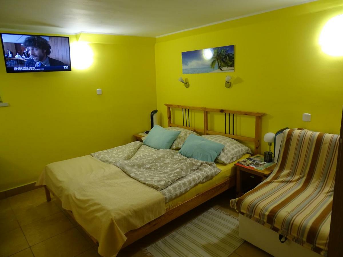 Sobe-Apartma Maribor Buitenkant foto
