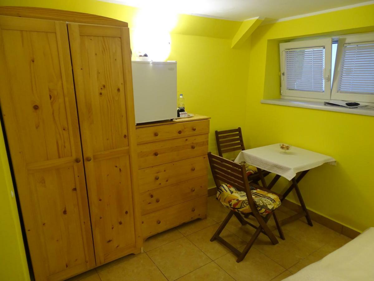Sobe-Apartma Maribor Buitenkant foto
